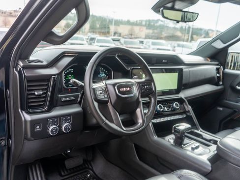 Used 2024 GMC Sierra 1500 AT4 w/ Technology Package image 17