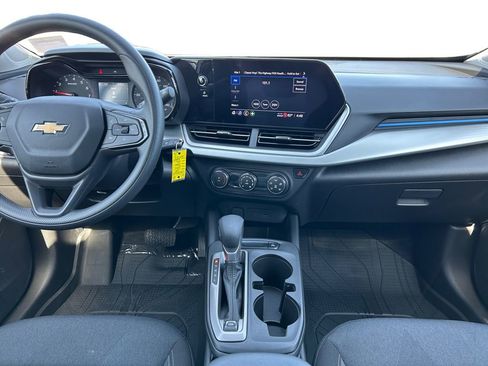 Used 2024 Chevrolet Trax LS image 12