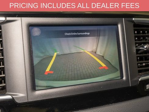 Used 2023 Chrysler Voyager LX FWD image 13