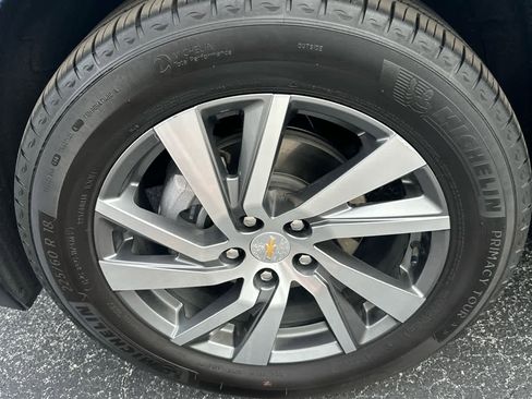 Used 2024 Chevrolet Equinox LT w/ LPO, Floor Liner Package FWD image 10