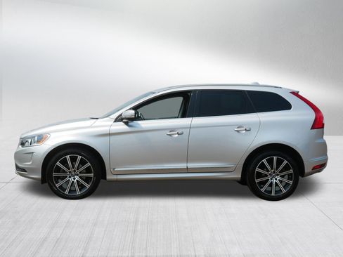 Used 2015 Volvo XC60 T6 w/ Proximity Package AWD/4WD image 4