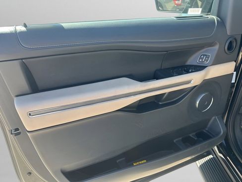 Used 2024 Ford Expedition Max XLT image 17