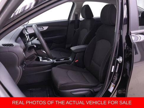 Used 2024 Kia Forte LXS w/ LXS Technology Package image 4