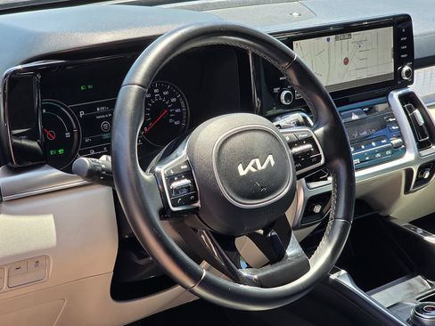 Used 2022 Kia Sorento S FWD image 19