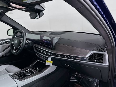 Used 2026 BMW X5 xDrive50e w/ Premium Package image 35