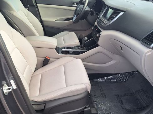 Used 2018 Hyundai Tucson Value w/ Cargo Package image 28