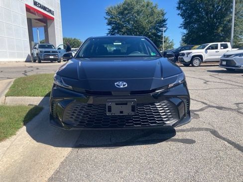 New 2025 Toyota Camry SE image 9