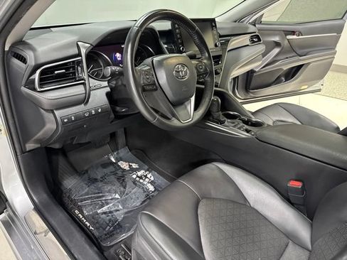 Used 2022 Toyota Camry XSE FWD image 13