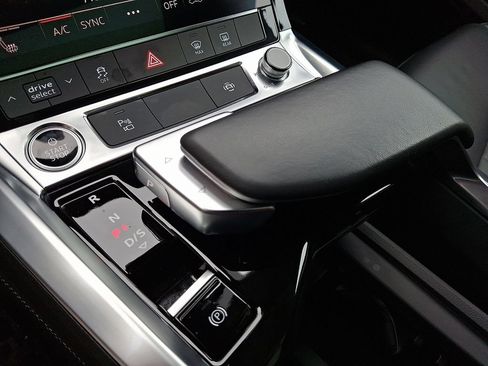 Used 2024 Audi Q8 e-tron Premium AWD/4WD image 16