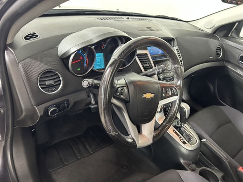 Used 2014 Chevrolet Cruze LT image 11