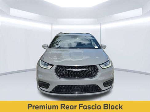 Used 2021 Chrysler Pacifica Limited w/ S Appearance Package AWD/4WD image 11