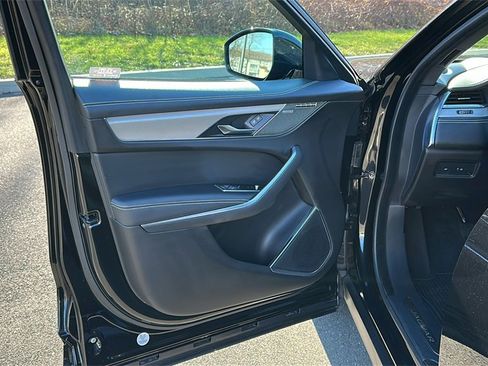 Certified 2025 Jaguar F-PACE R-Dynamic S image 8