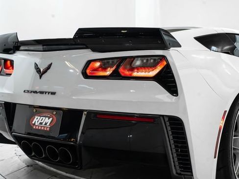 Used 2015 Chevrolet Corvette Z06 w/ 3LZ Preferred Equipment Group image 12