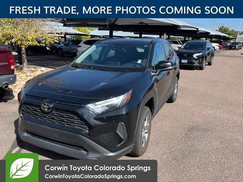 Used 2025 Toyota RAV4 XLE AWD/4WD image 3
