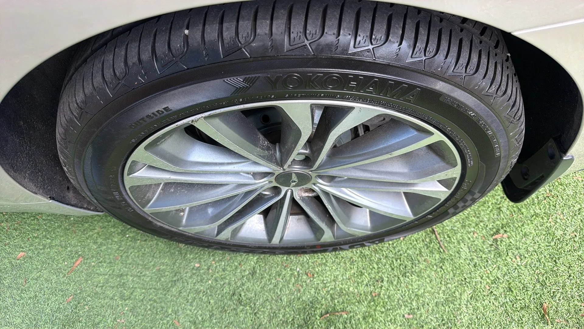 Used 2015 Hyundai Genesis 3.8 w/ Option Group 03 RWD image 29