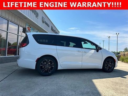 New 2026 Chrysler Pacifica Select FWD image 9
