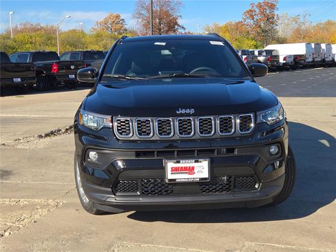 New 2026 Jeep Compass Latitude image 4