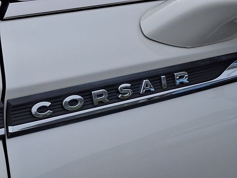 Certified 2024 Lincoln Corsair AWD image 32