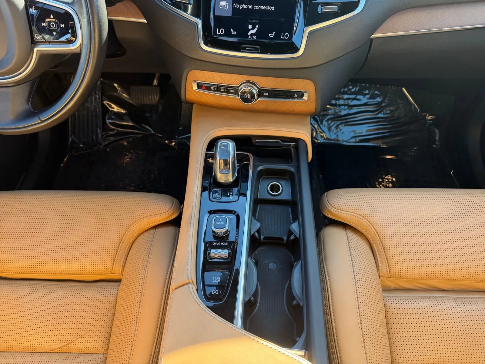 Used 2017 Volvo XC90 T8 Inscription w/ Vision Package AWD/4WD image 18