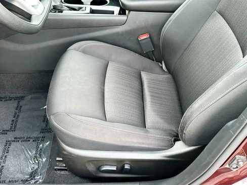 Used 2024 Nissan Altima 2.5 SV image 18