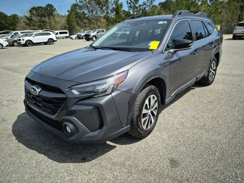 Used 2023 Subaru Outback Premium image 1