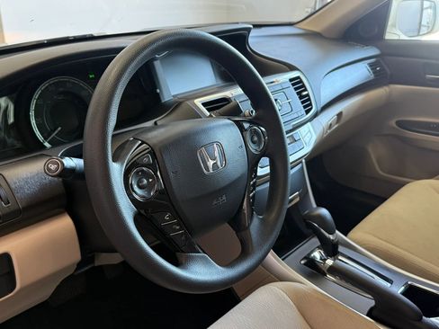 Used 2015 Honda Accord Hybrid Sedan image 10