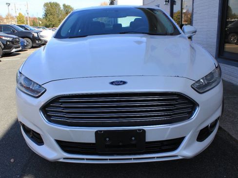 Used 2016 Ford Fusion Titanium image 2