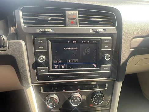 Used 2020 Volkswagen Golf 4-Door image 17