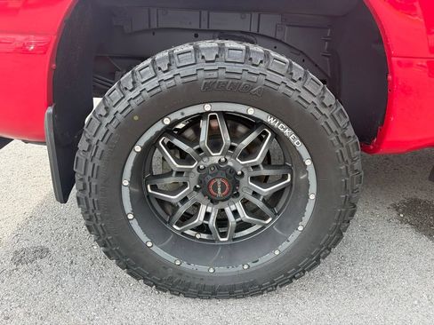Used 2021 Nissan Titan SV w/ SV Convenience Package AWD/4WD image 13