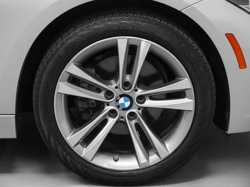 Used 2018 BMW 330i xDrive Sedan AWD/4WD image 15