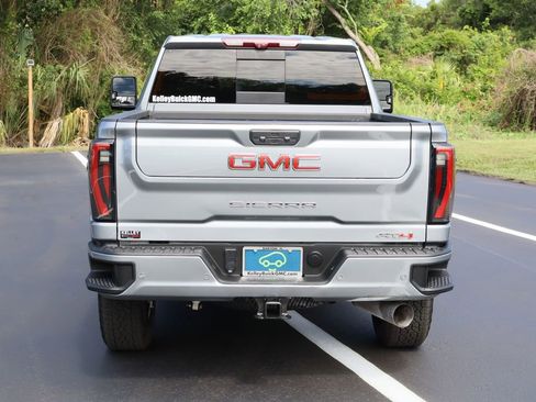 Used 2024 GMC Sierra 2500 AT4 w/ AT4 Premium Plus Package AWD/4WD image 8