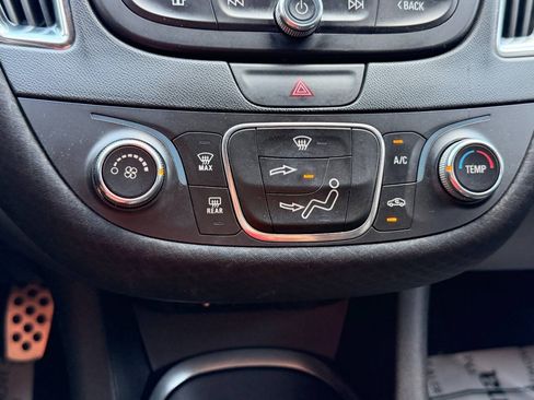 Used 2016 Chevrolet Malibu LT FWD image 38