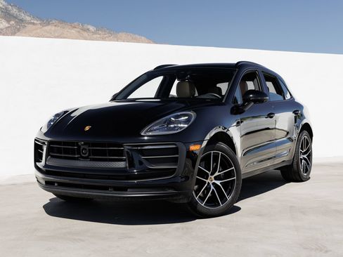 Certified 2026 Porsche Macan AWD/4WD image 1