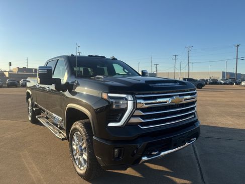 Used 2024 Chevrolet Silverado 2500 High Country w/ High Country Premium Package image 1