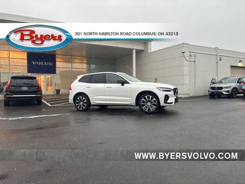 Used 2025 Volvo XC60 B5 Plus image 1