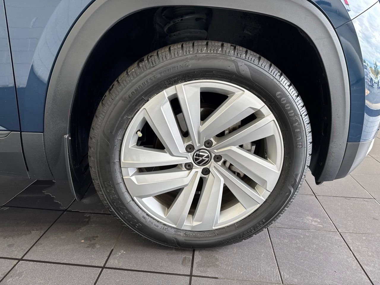 Used 2021 Volkswagen Atlas Cross Sport SE w/ Panoramic Sunroof Package AWD/4WD image 56
