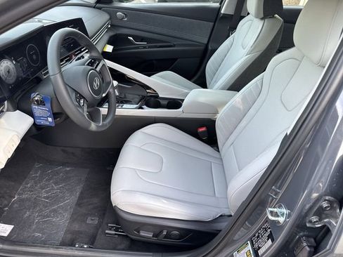New 2026 Hyundai Elantra Limited FWD image 9
