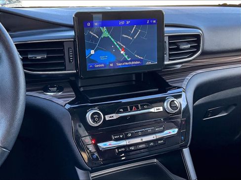 Used 2023 Ford Explorer Limited image 18