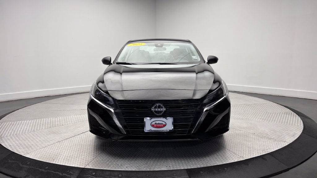 Used 2025 Nissan Altima 2.5 S FWD image 38