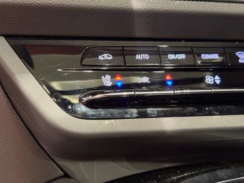 Used 2023 Buick Envision Avenir AWD/4WD image 30