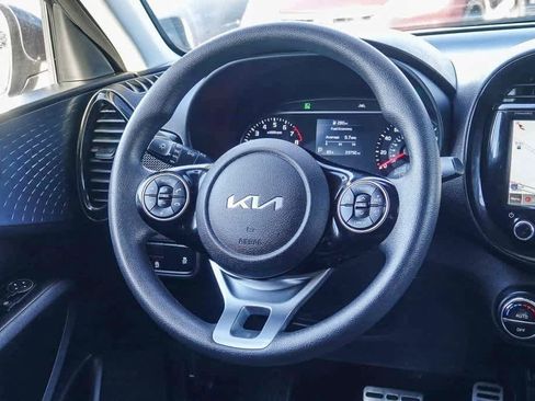 Certified 2022 Kia Soul S image 14