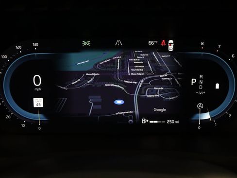 Used 2025 Volvo XC90 B5 Plus w/ Protection Package Premier image 21