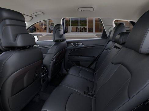 Certified 2024 Kia Sportage EX image 18