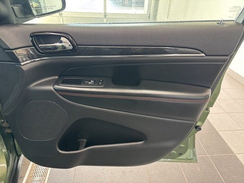 Used 2019 Jeep Grand Cherokee Trailhawk w/ Trailhawk Luxury Group image 14