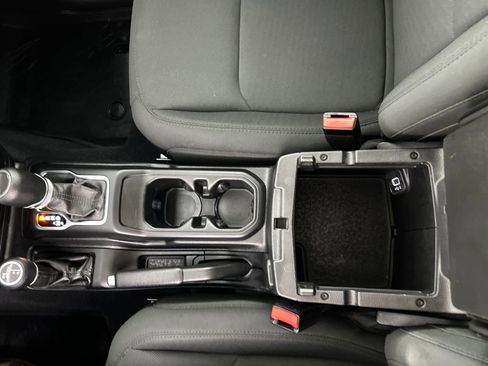 Used 2022 Jeep Gladiator Willys image 16