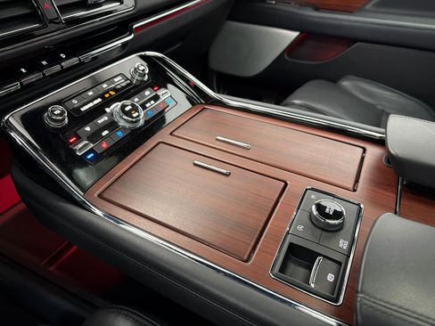 Certified 2022 Lincoln Navigator Reserve image 36