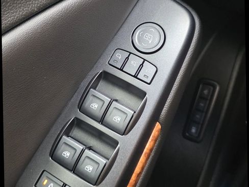 Used 2018 Chevrolet Tahoe Premier image 26