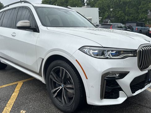 Used 2022 BMW X7 M50i w/ Dynamic Handling Package AWD/4WD image 2