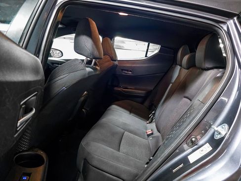 Used 2018 Toyota C-HR XLE image 19