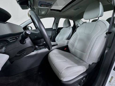 Used 2024 Hyundai Elantra Limited FWD image 11
